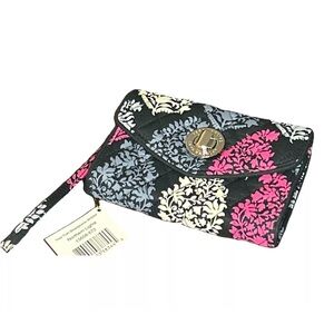 Vera Bradley NWT Your‎ Turn Smartphone Wristlet Northern Lights